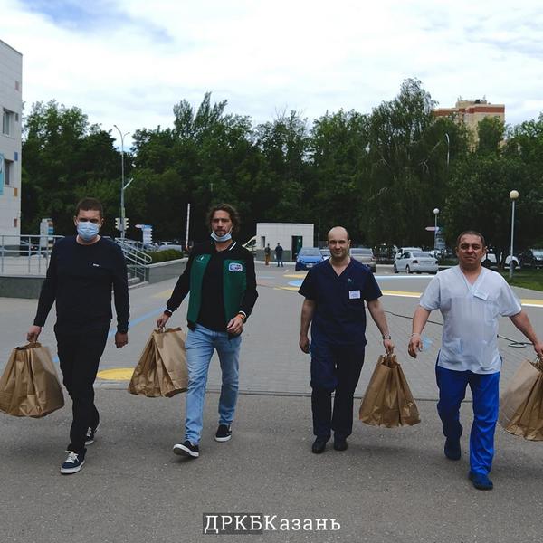 Александр Бурмистров навестил детей в ДРКБ