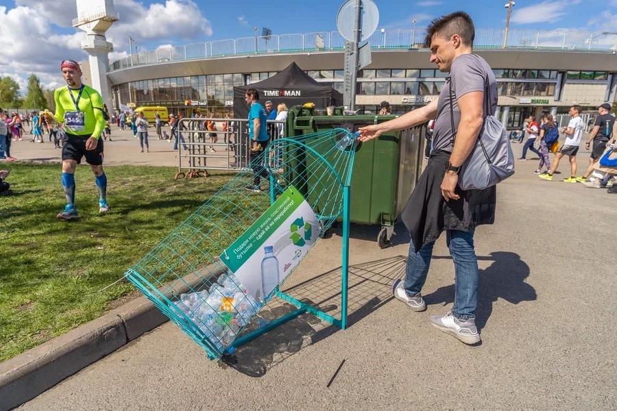 СИБУР направил на переработку бутылки от воды, использованные на трассе Казанского марафона