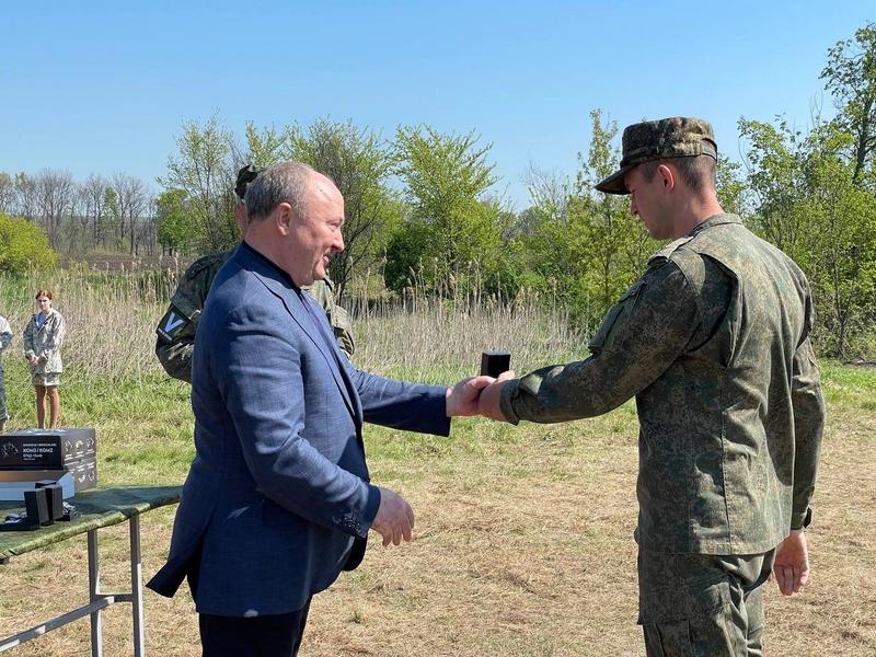 Татарстанкая делегация передала участвующим в спецоперации на Украине российским военнослужащим подарки