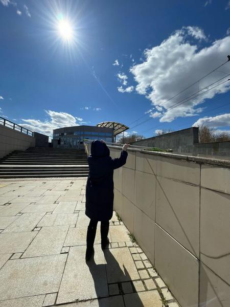 Сотрудники «Метроэлектротранса» прибрались около станций метро в Казани