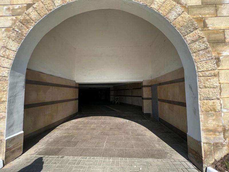 Сотрудники МУП «Метроэлектротранс» сделали косметический ремонт на двух станциях метро в Казани