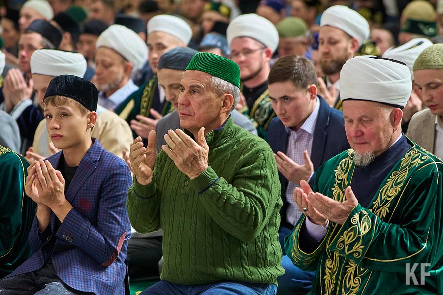 У мусульман праздник в апреле 2024 какой. Марджани мечеть Курбан. Муфтий Татарстана Минниханов. Курбан 2022.