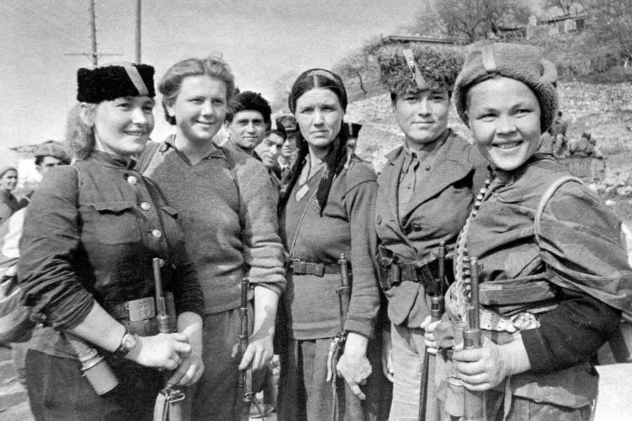 Как татарстанцы приближали День Победы: 7 фактов из жизни республики в годы войны