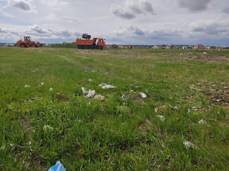 Коммунальщики вышли на уборку территорий в Нижнекамске, куда зимой складировали снег