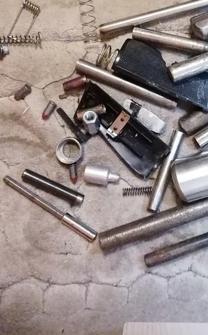 Полицейские в квартире нижнекамца обнаружили арсенал оружия и боеприпасов