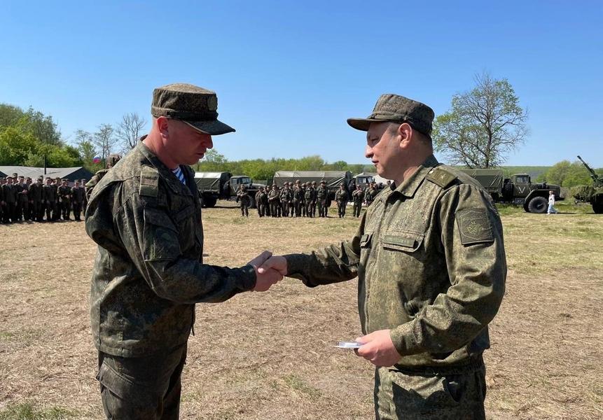 Татарстанкая делегация передала участвующим в спецоперации на Украине российским военнослужащим подарки