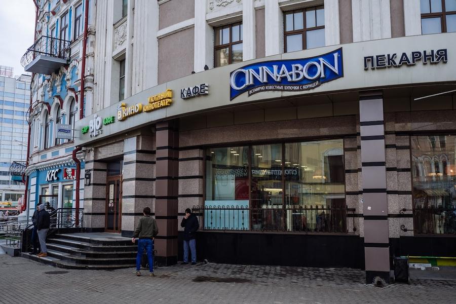 Улица Баумана неуютная, заточена под туристов, а подземная галерея почти безнадежна