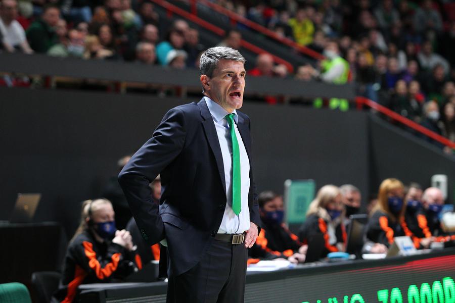 «Зенит» наносит обидное поражение УНИКСу в третьем матче полуфинала