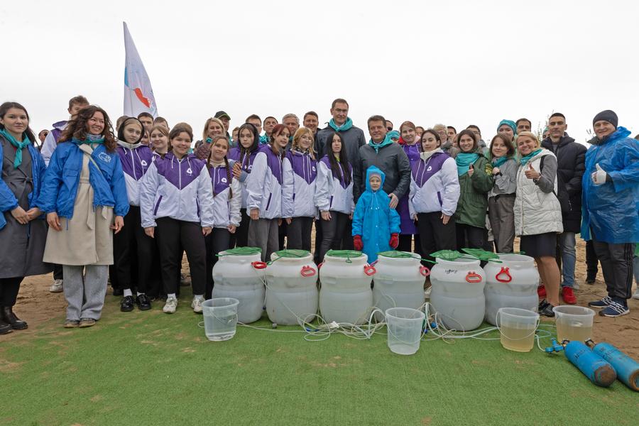 В Волгу в Казани выпустили 3 тысячи мальков стерляди и взяли пробы воды