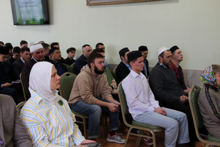 «Городской татарин - обуржуазенный, он хорошо живёт и в мечеть ходит когда ему плохо»