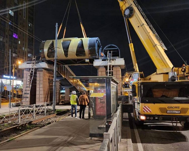 В Казани смонтировали новый надземный переход В Казани смонтировали новый надземный переход