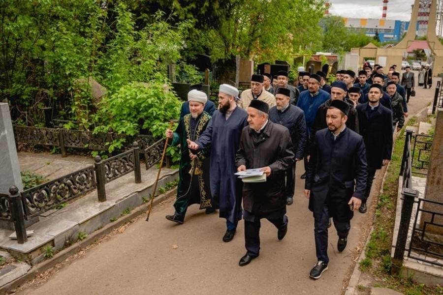 На могилах татарских деятелей разместили QR-коды с информацией об их жизненном пути