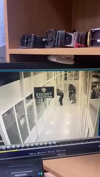 Дерзкое ограбление ювелирного магазина в Татарстане попало на видео