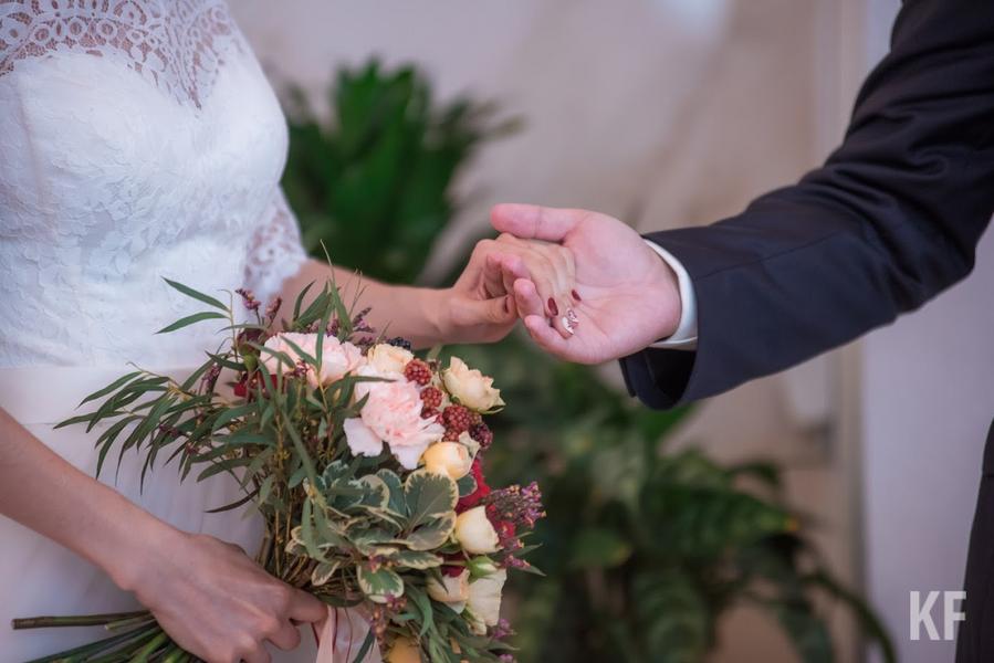 «Люди не должны жить вместе из-за денег»: В Госдуме разрабатывают законопроект о выплатах за продолжительный брак