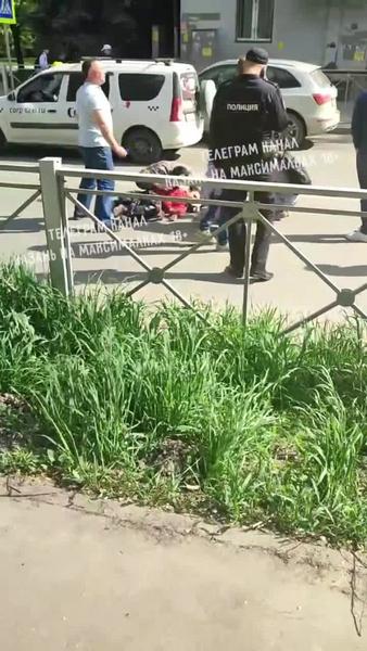 На улице Гагарина в Казани сбили ребенка На улице Гагарина в Казани сбили ребенка