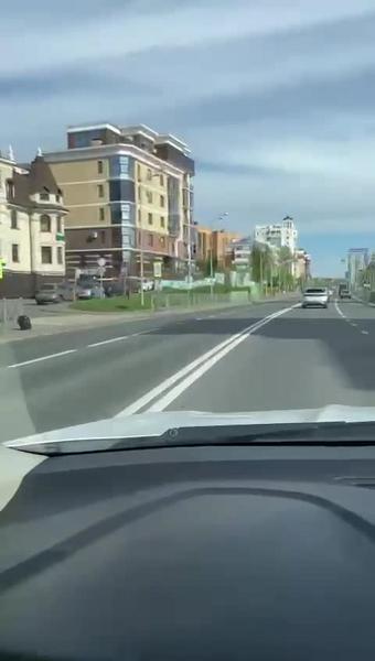 В Казани украсили старую лестницу на улице Тихомирнова в Казани - видео