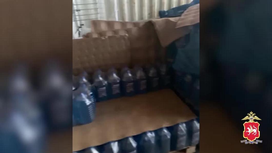 Более 3 тысяч литров «паленого» алкоголя изъяли полицейские Татарстана