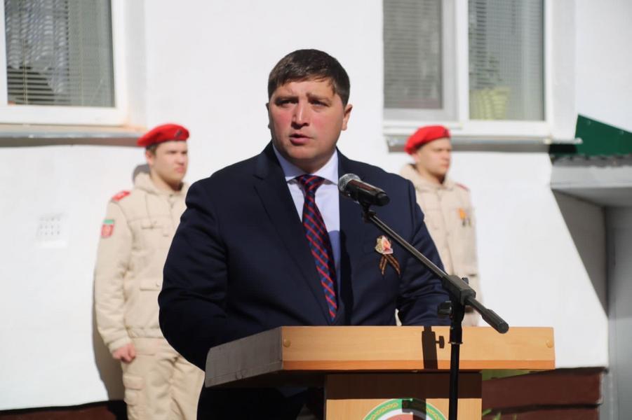 В Менделеевске мемориальную доску Герою Советского союза Василию Белоусову