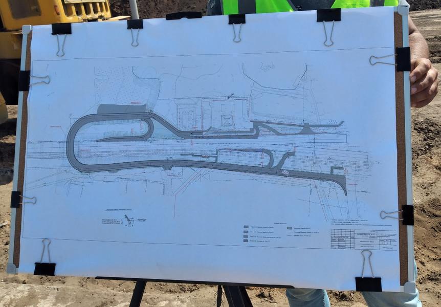 «Вопроса «Где деньги, Зин?» быть не должно»: Магдеев посетил строящиеся объекты Челнов «Вопроса «Где деньги, Зин?» быть не должно»: Магдеев посетил строящиеся объекты Челнов