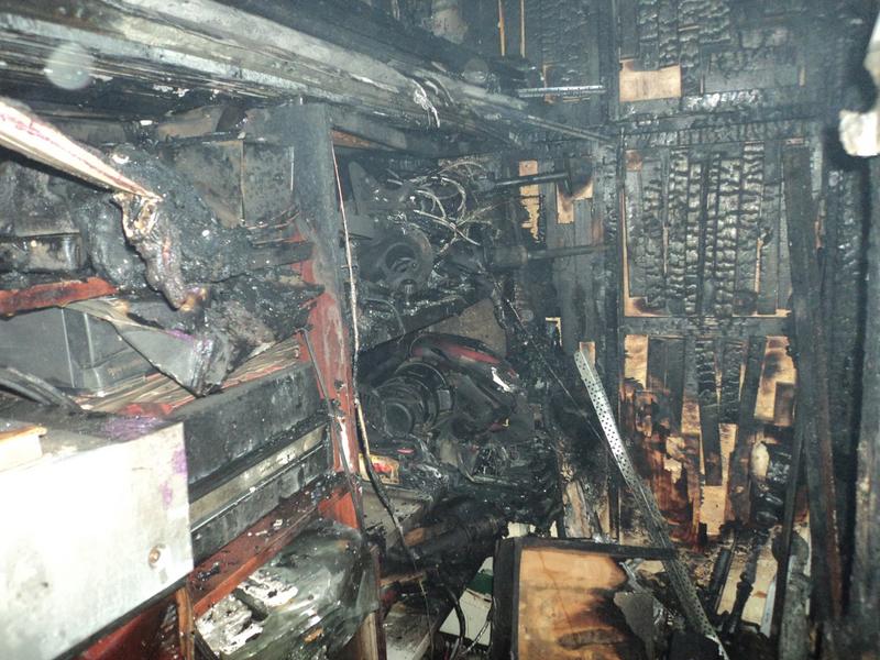 В Казани из-за пожара спасатели эвакуировали шесть человек