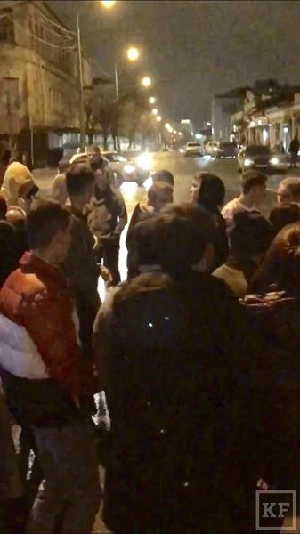 Тусовщики закошмарили казанцев: бросаются под машины и перекрывают улицы