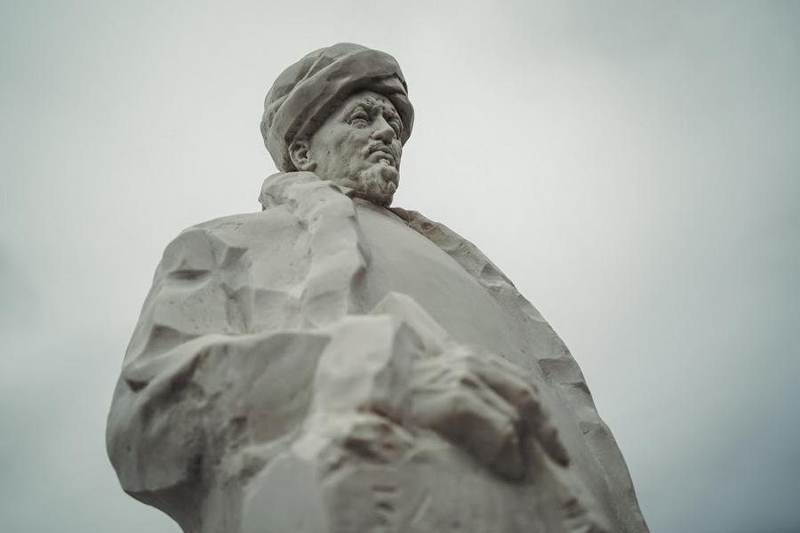 «Были большие споры о запрете или разрешении памятника Марджани»