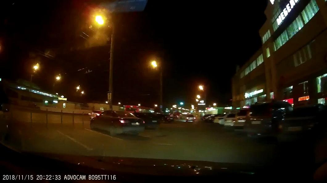 Видео: убегавшего от хулиганов казанца сбила машина