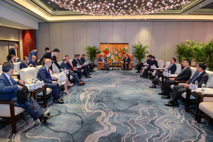 Рустам Минниханов: У сотрудничества Китая с Татарстаном огромный потенциал