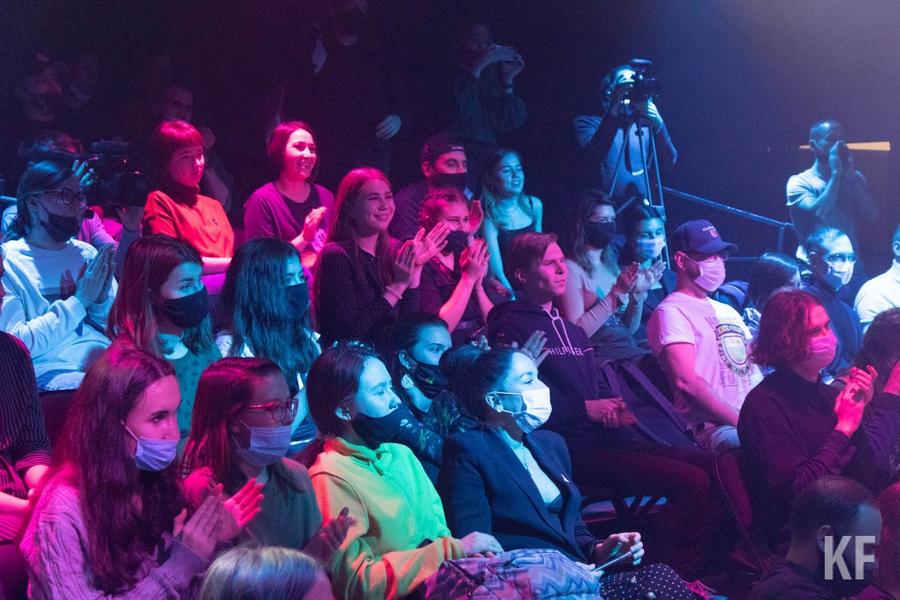 Адские песни на татарском и полная импровизация: Аигел в Казани