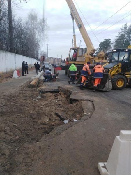 Под Казанью демонтировали стоявший посреди дороги столб