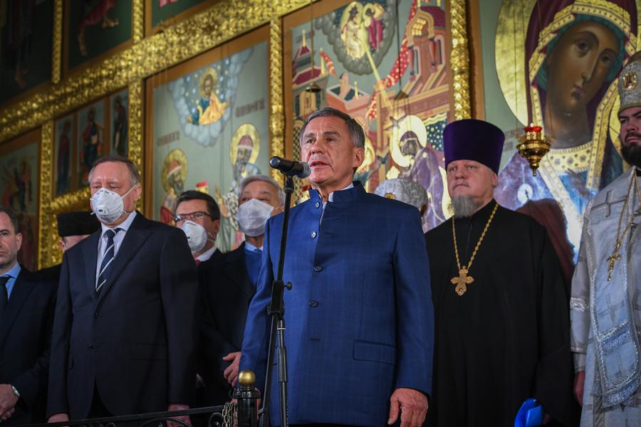 Минниханов: митрополит Феофан был примером служения для всех конфессий