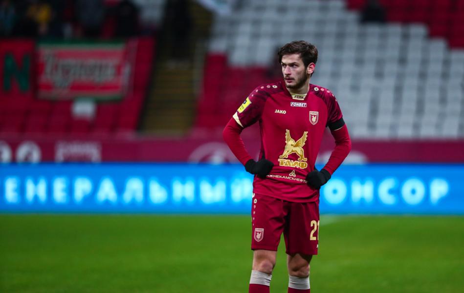 Страшная травма Костюкова. Кадровое голодание и последний домашний матч в 2021 году. Всё, что было в игре «Рубина» против «Динамо»