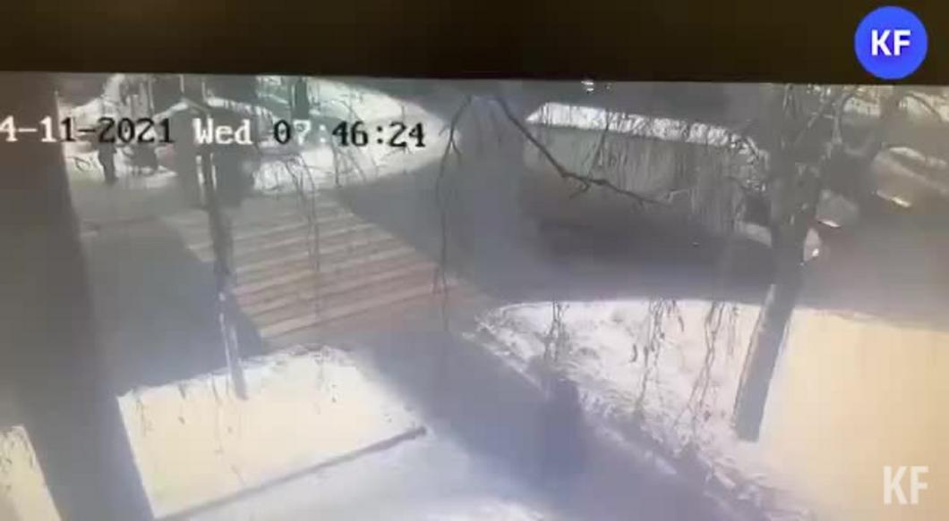 В сети появилось видео со смертельным наездом грузовика на ребенка В Казани