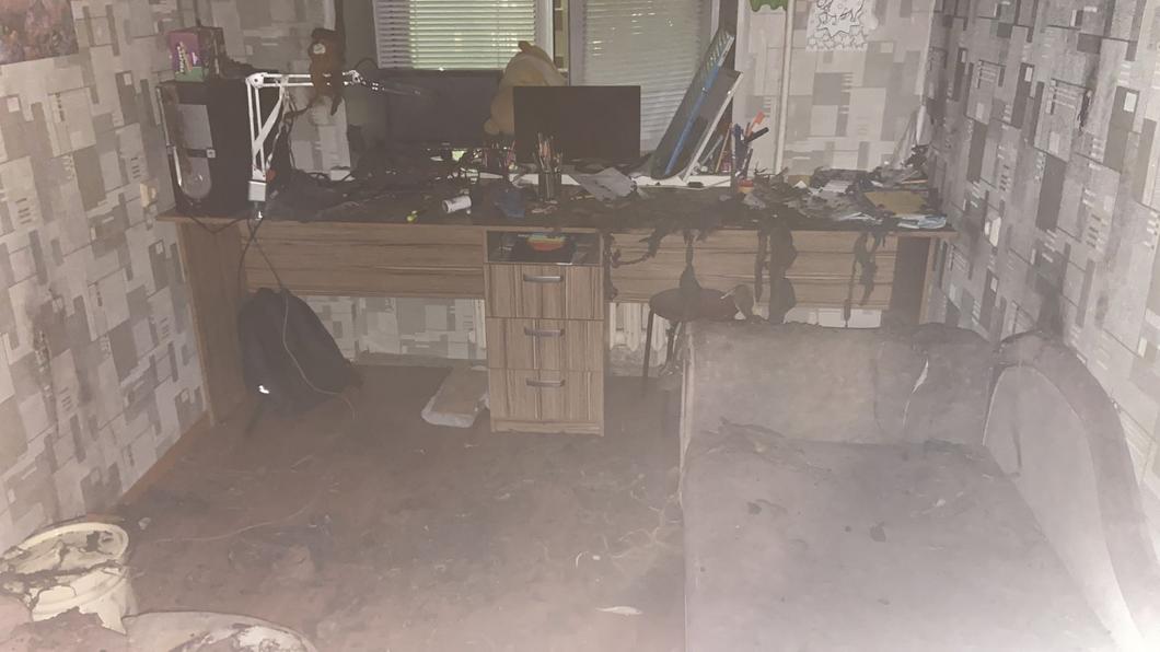 В Нижнекамске пожарные выезжали тушить вспыхнувший в квартире потолок