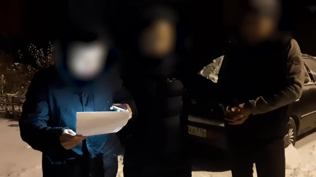 Татарстанские полицейские задержали казанца, выращивавшего коноплю в своем доме