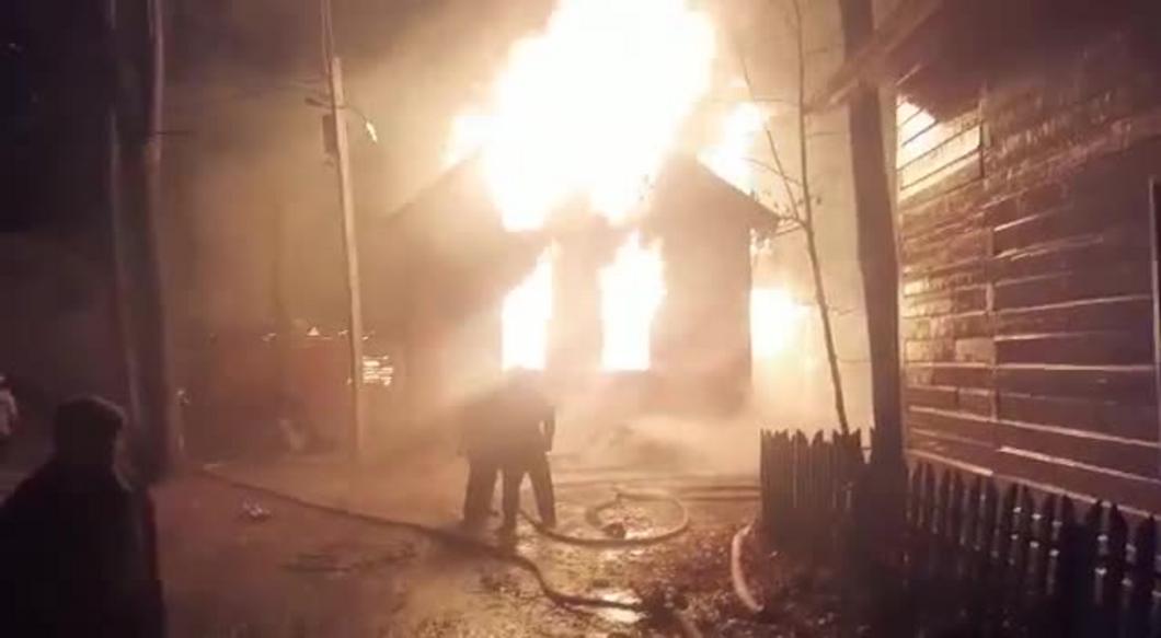 Под Казань загорелись несколько садовых домов на базе отдыха «Дубрава»