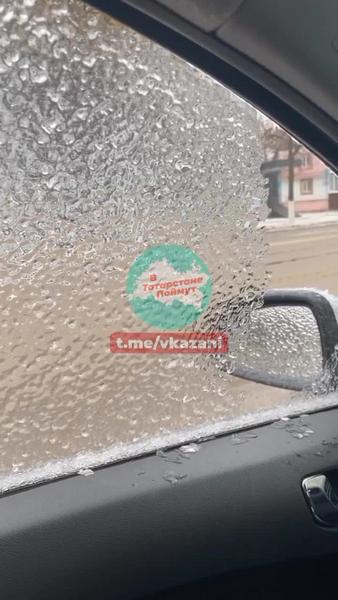 В Татарстане прошел снег с ледяным дождем: :автовладельцам досталось больше всех