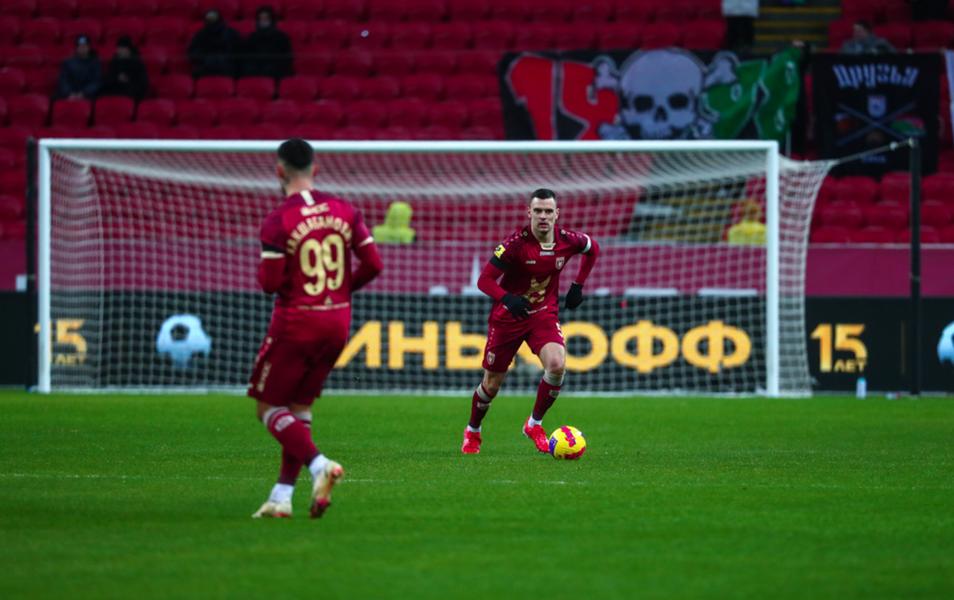 Страшная травма Костюкова. Кадровое голодание и последний домашний матч в 2021 году. Всё, что было в игре «Рубина» против «Динамо»