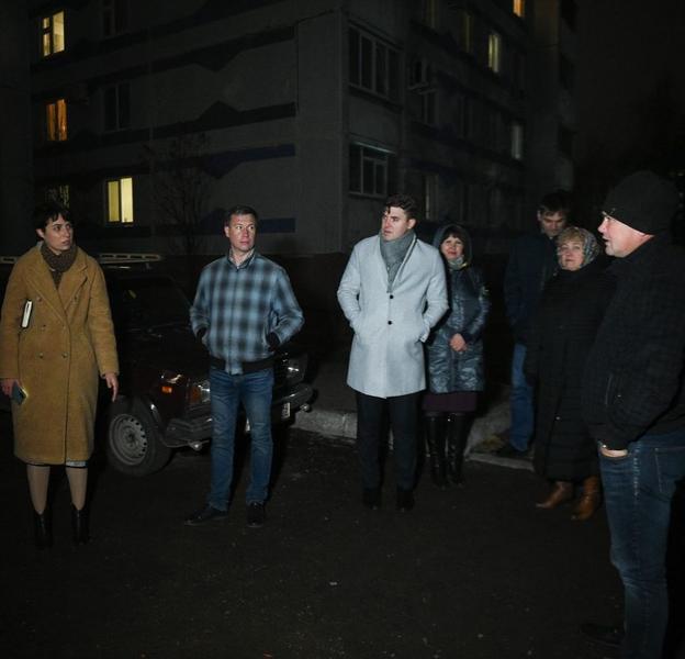 Нижнекамские чиновники объехали микрорайоны, где есть проблемы с освещением