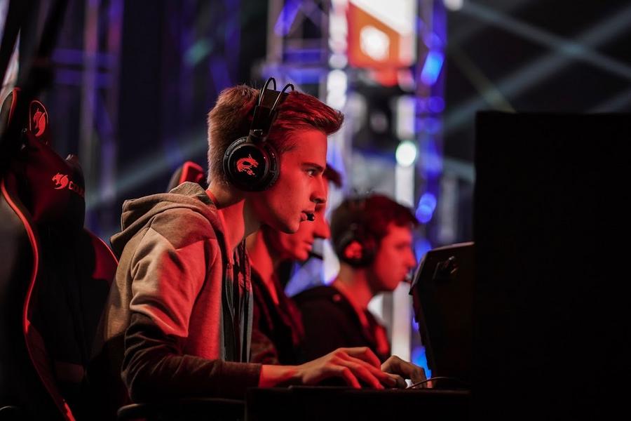 Киберспорт в Альметьевске: от клубных игр до официальной соревновательной площадки Киберспорт в Альметьевске: от клубных игр до официальной соревновательной площадки