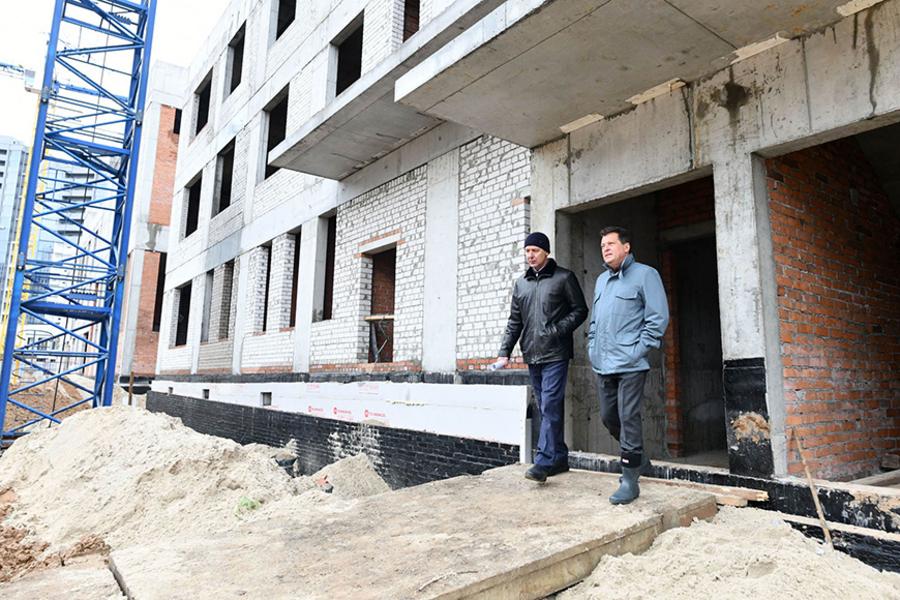 Метшин посетил строящуюся школу в Ново-Савиновском районе