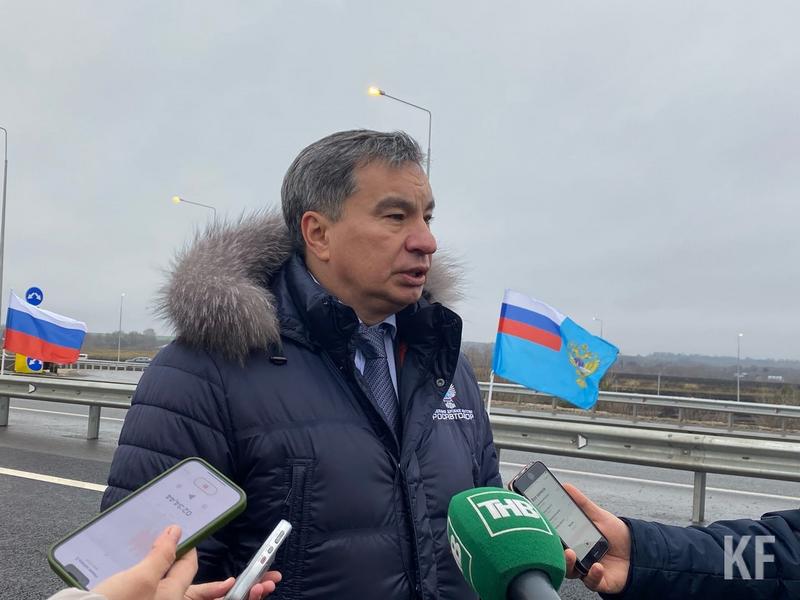 Рустам Минниханов открыл рабочее движение по участку трассы М-7 в Татарстане