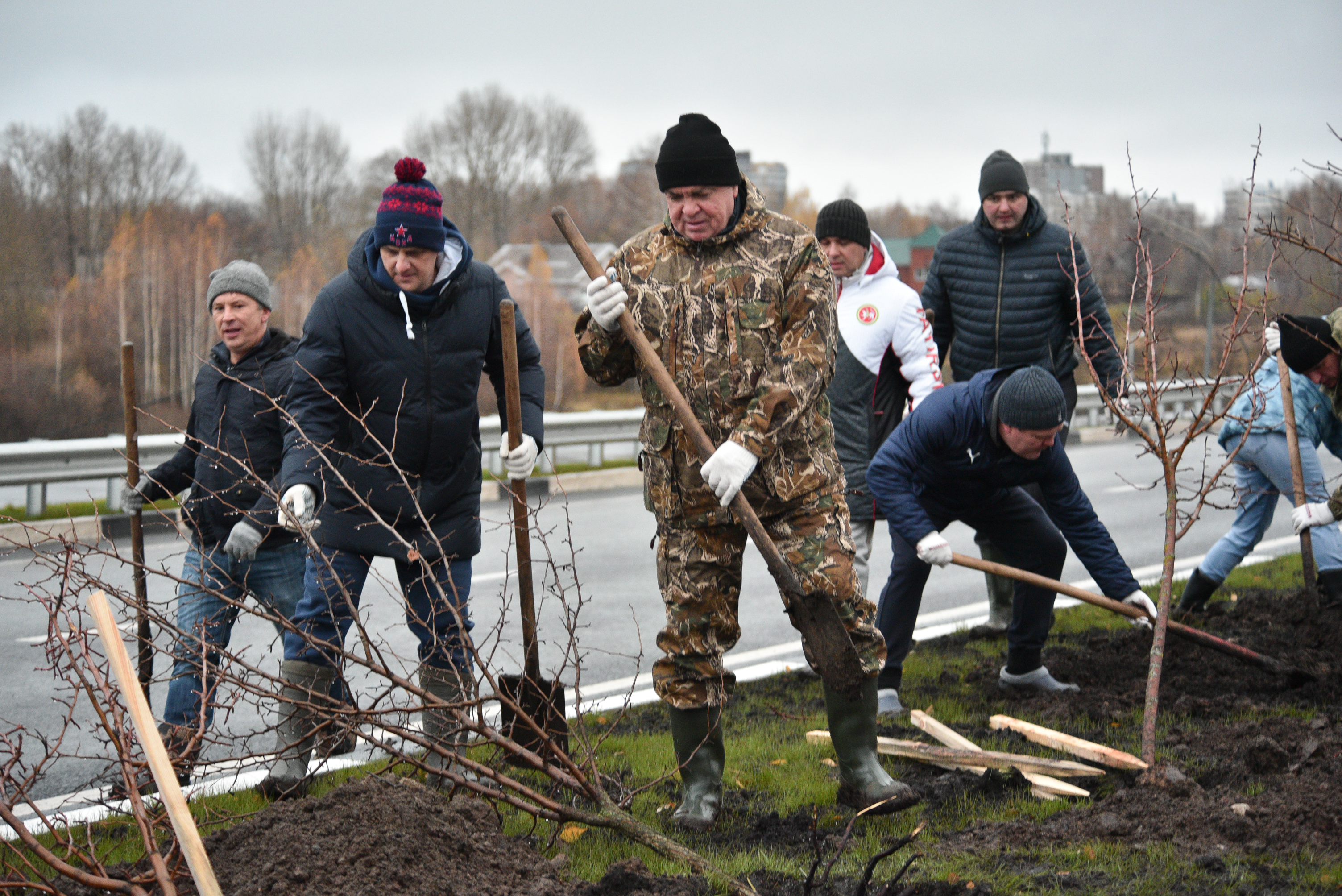 Быть или не быть: Магдеев обсудил с исполкомом отмену Нового года в Челнах