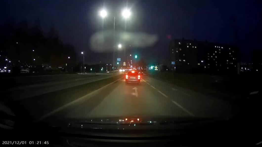 В Нижнекамске автолюбительница на «Гранте» на перекрестке устроила аварию с пострадавшими