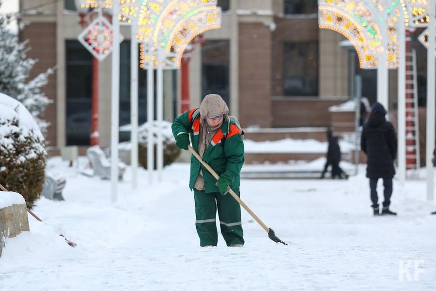 «С первым снегопадом уже справились»: насколько готовы дорожные организации Татарстана к работе в зимних условиях