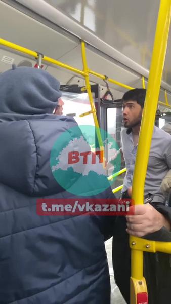 Пьяный неадекват не хотел платить за проезд в казанском автобусе, прикрывшись тем, что «служил в зоне спецоперации»