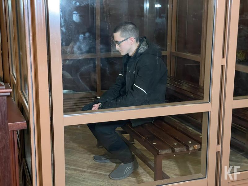Таинственный адвокат, которого никто не нанимал, и угрозы минированием с требованием выпустить Галявиева: как в Верховном суде сорвался процесс по делу «казанского стрелка»