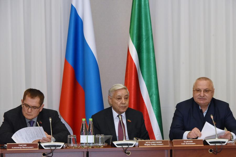 Госсовет Татарстана хочет узаконить обращение с жидкими отходами и определиться с собственностью на мусор