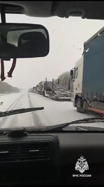 Появилось видео с места огромной пробки из грузовиков на трассе в РТ