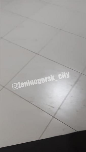 Лениногорцев возмутило требование разуваться при входе в Ледовый дворец